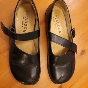 Giraudon New York mary janes, size 7